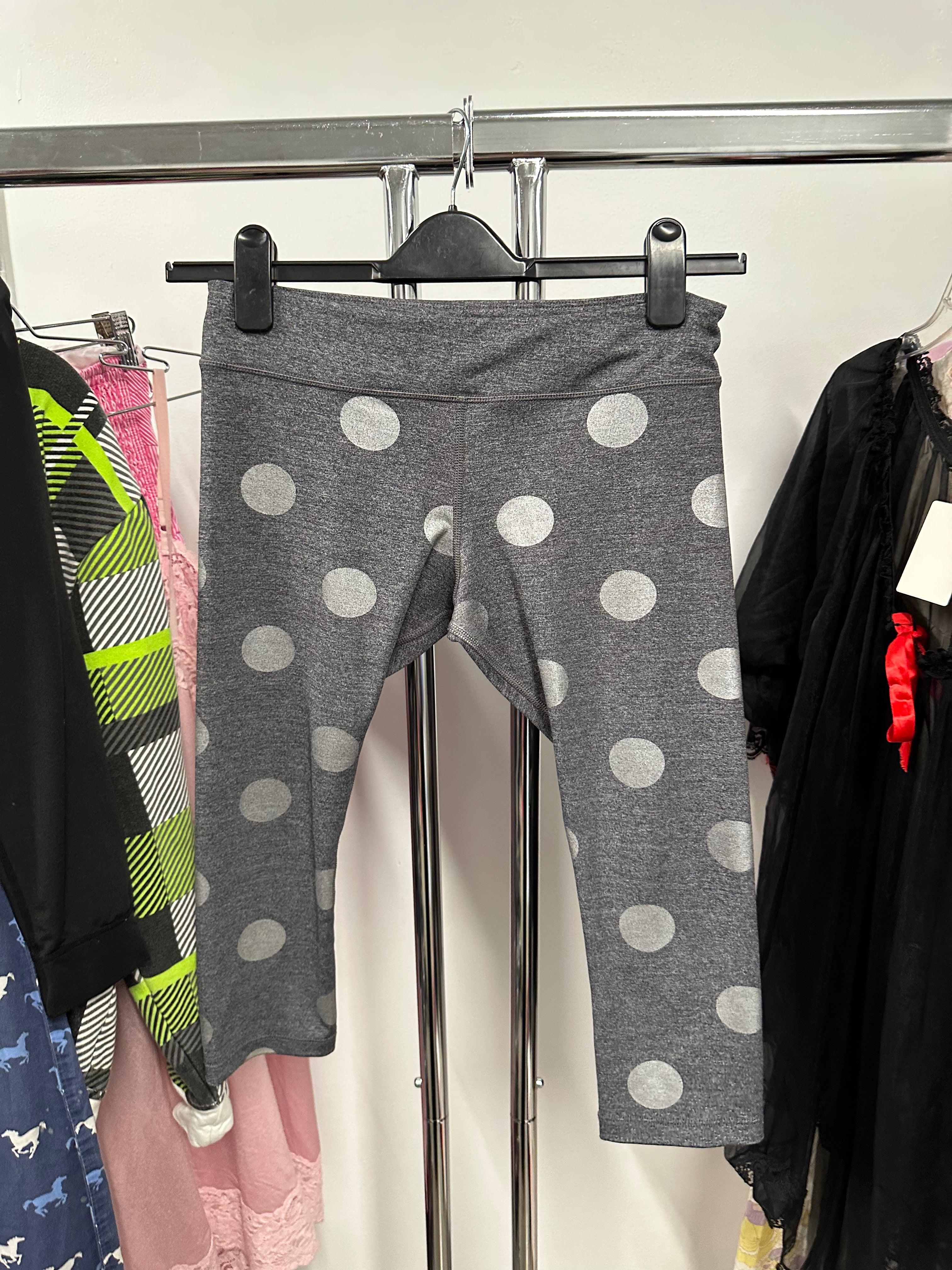 Polka dot capri leggings