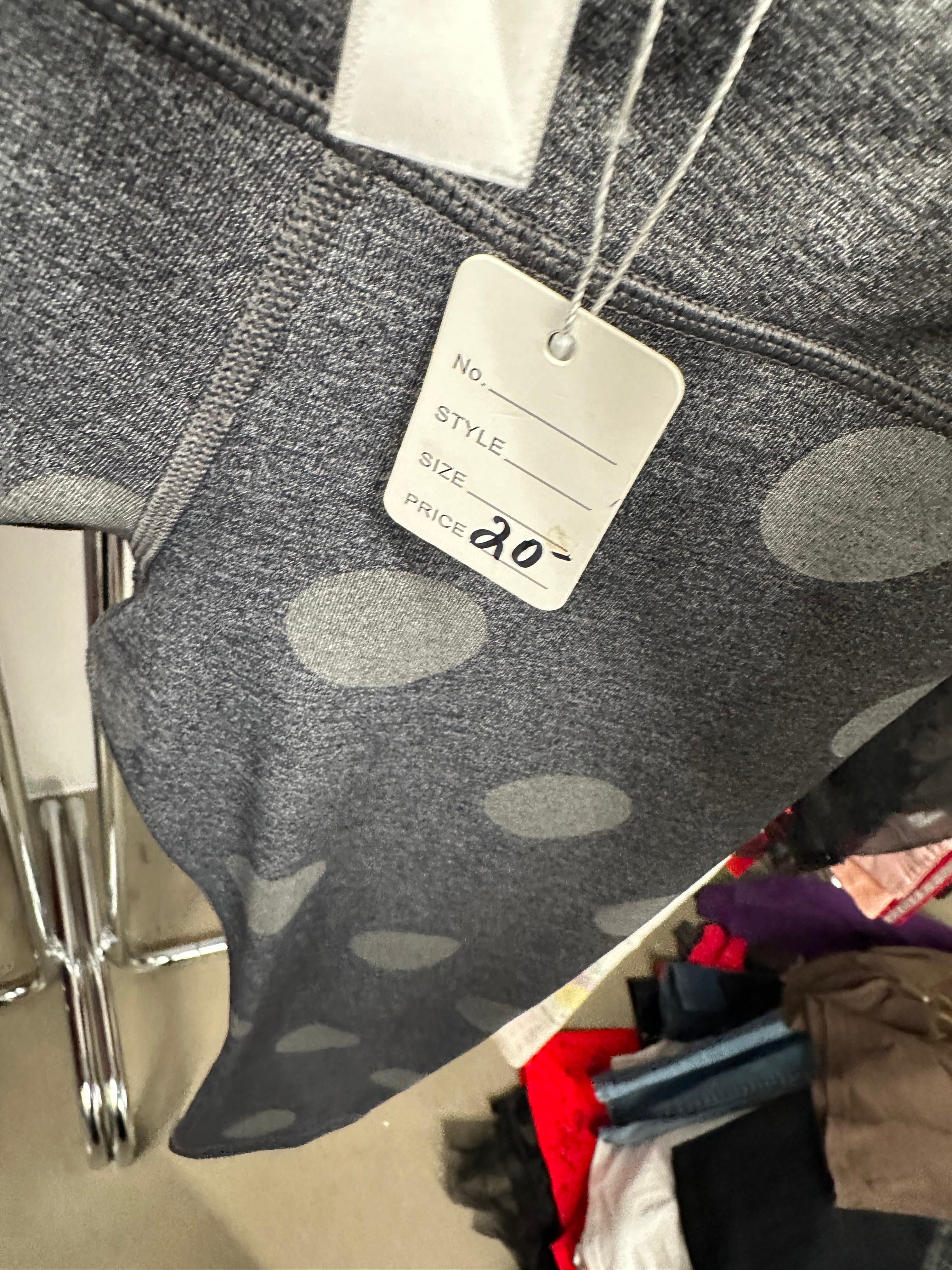 Polka dot capri leggings