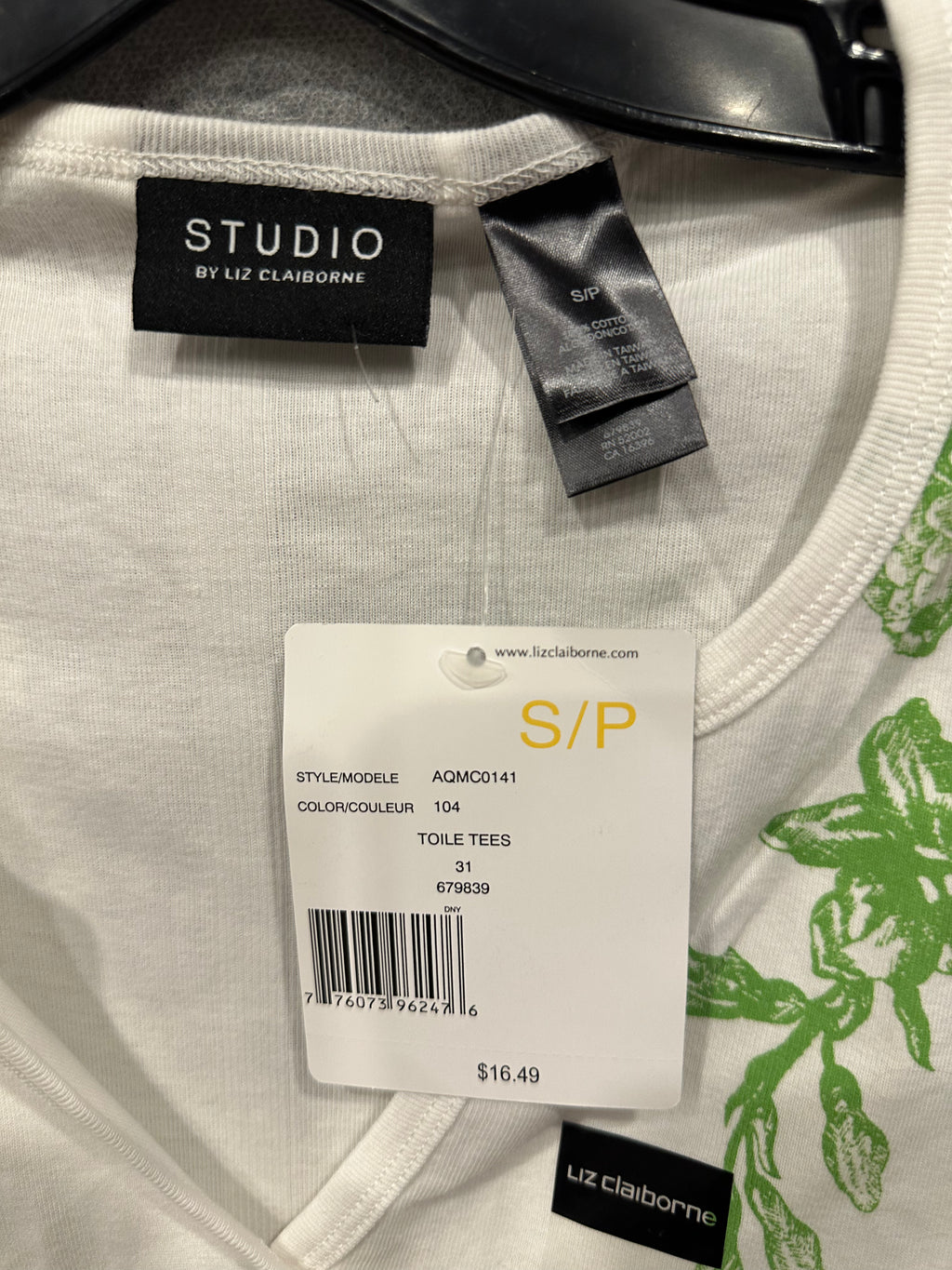 Studio NWT graphic top