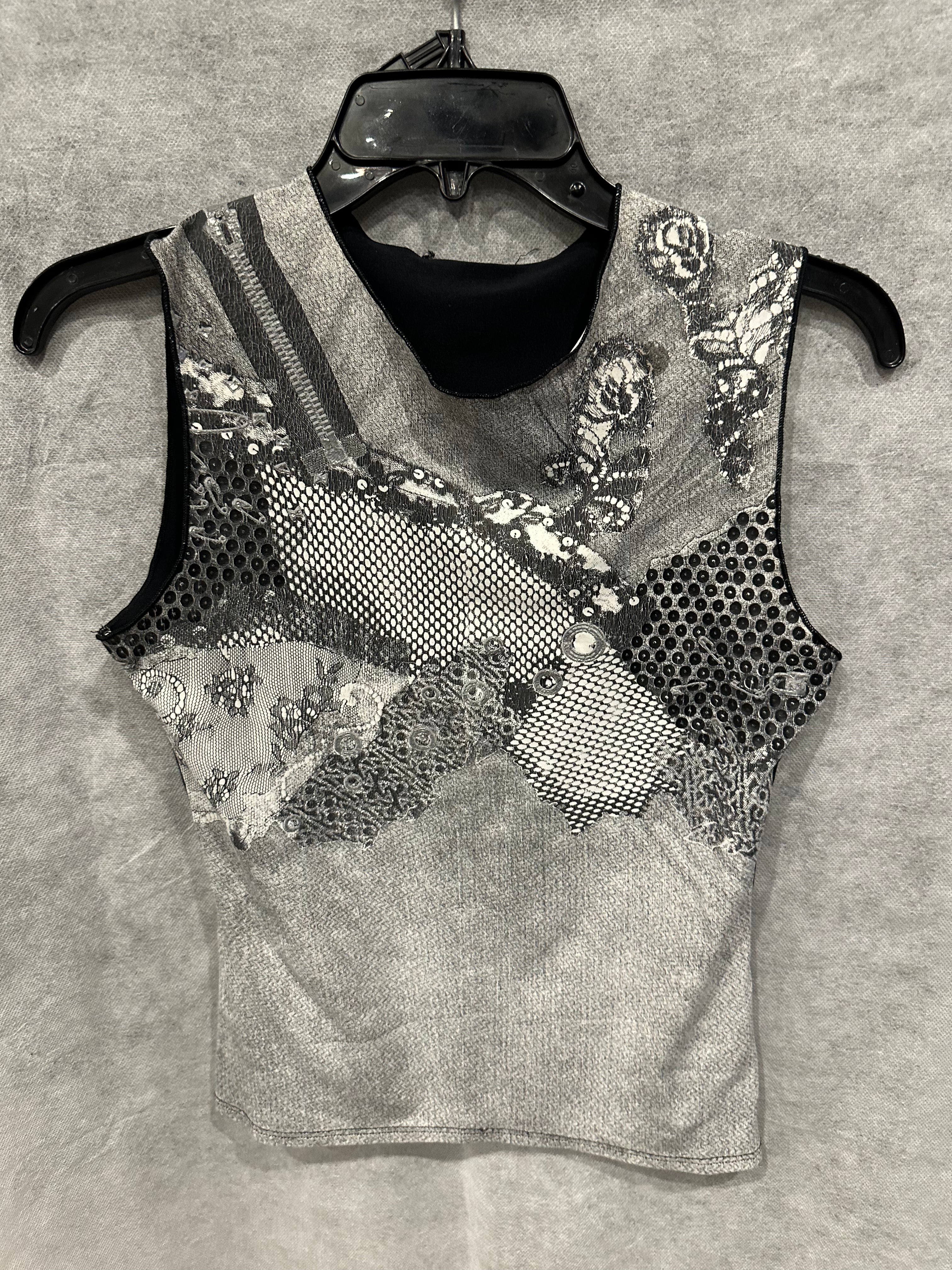 Graphic print tank