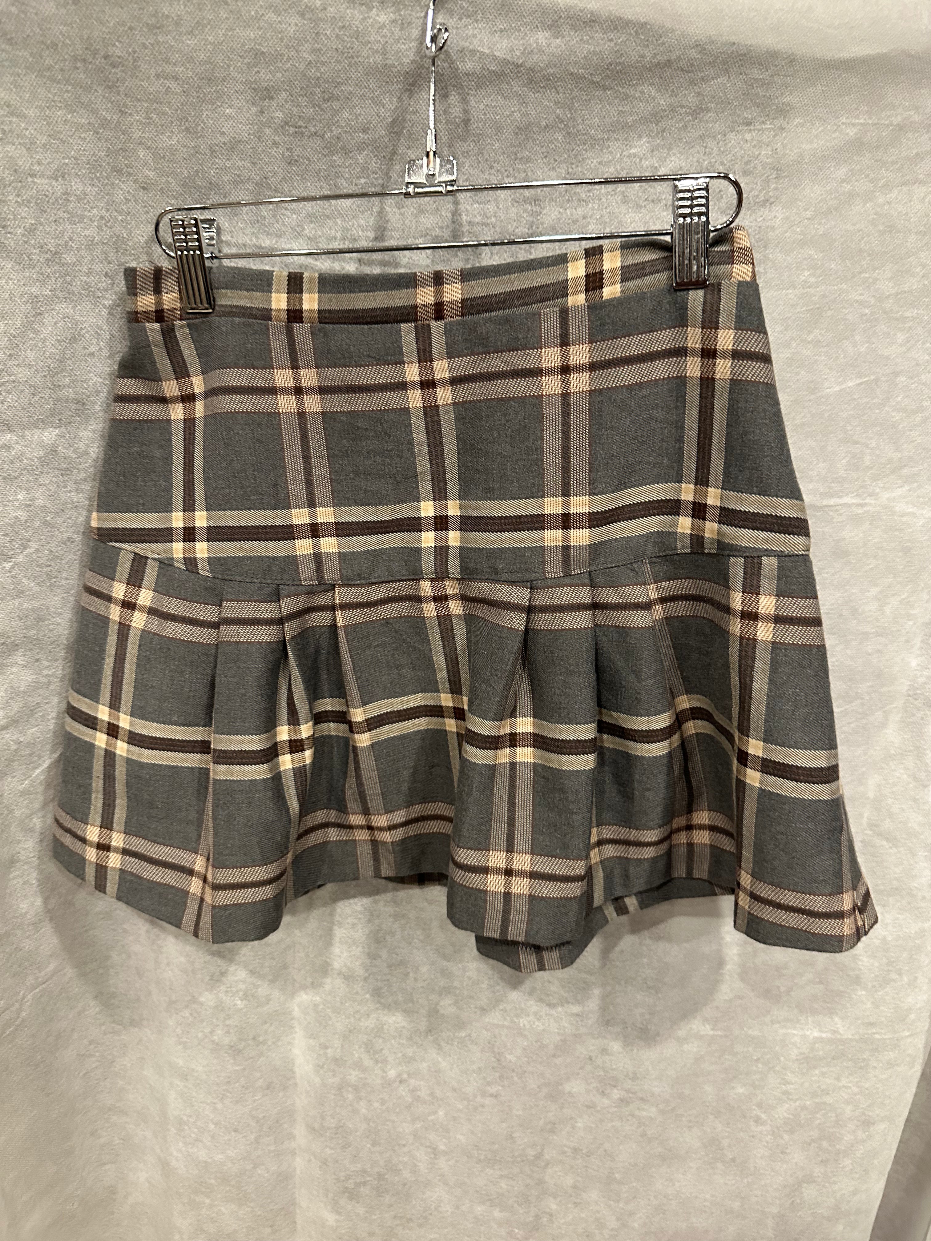 V&X pleated plaid skirt