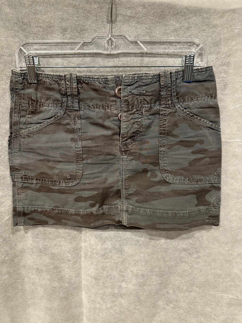 AE camo cargo skirt