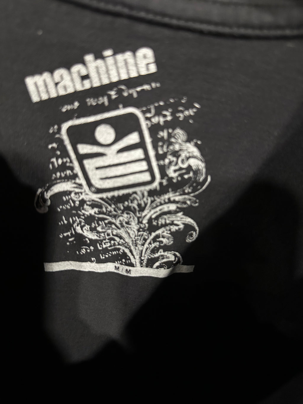 Machine graphic polo