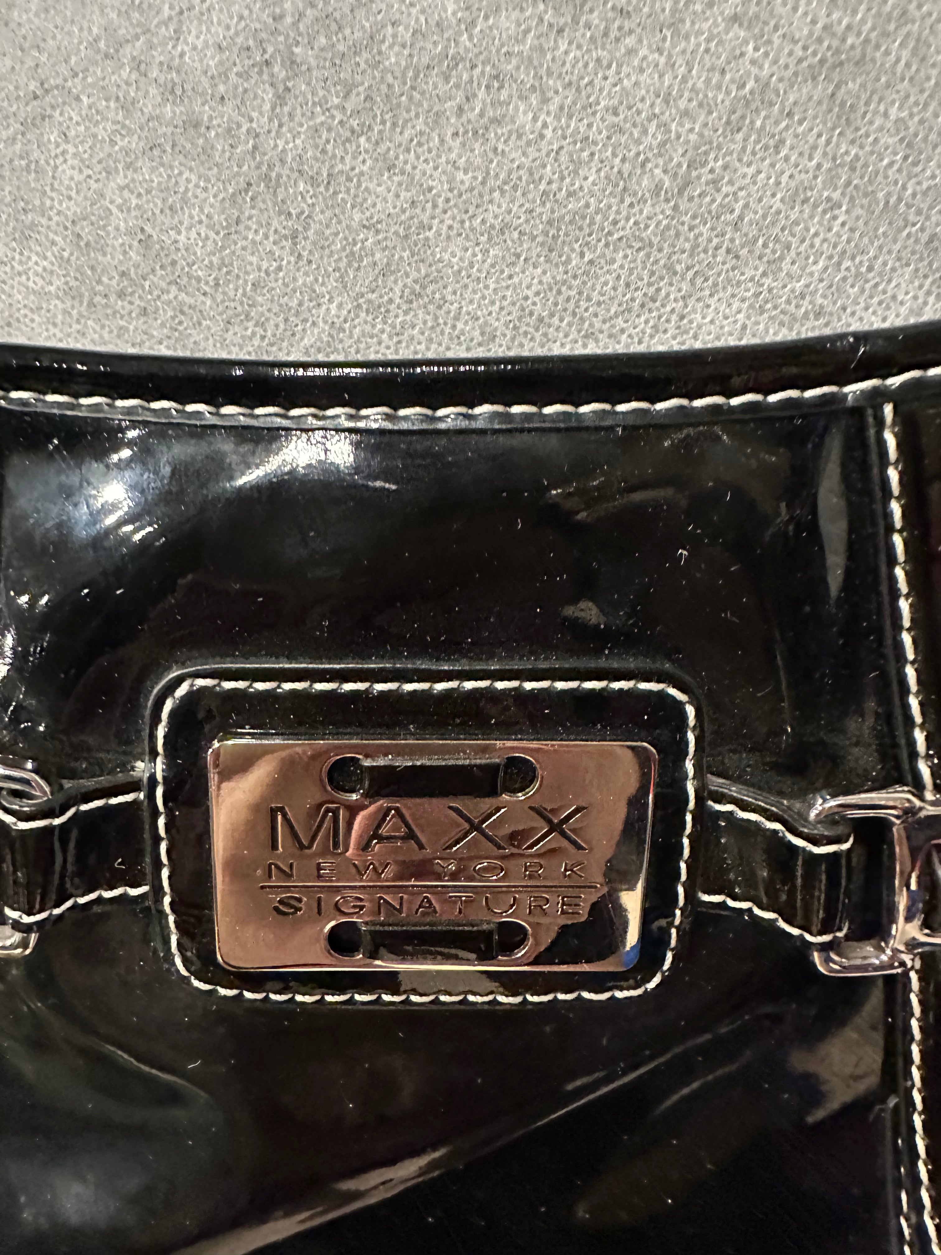 MAXX NYC buckle bag