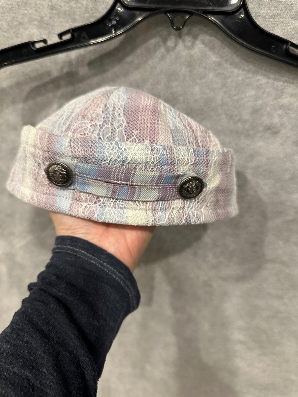 Into.eight button hat
