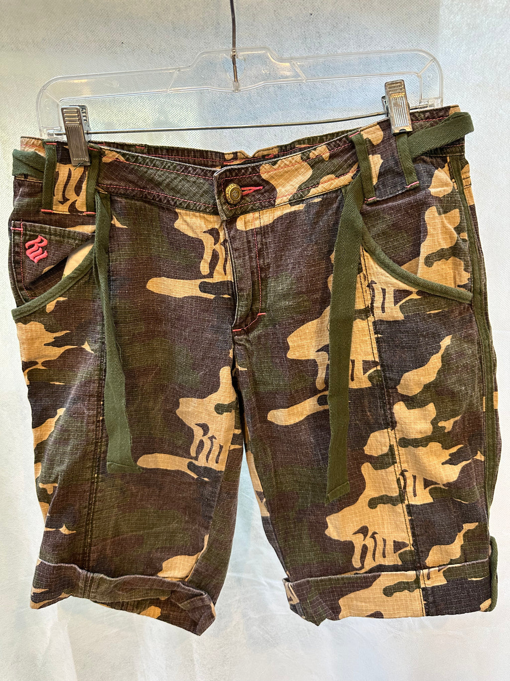 RocaWear camo shorts