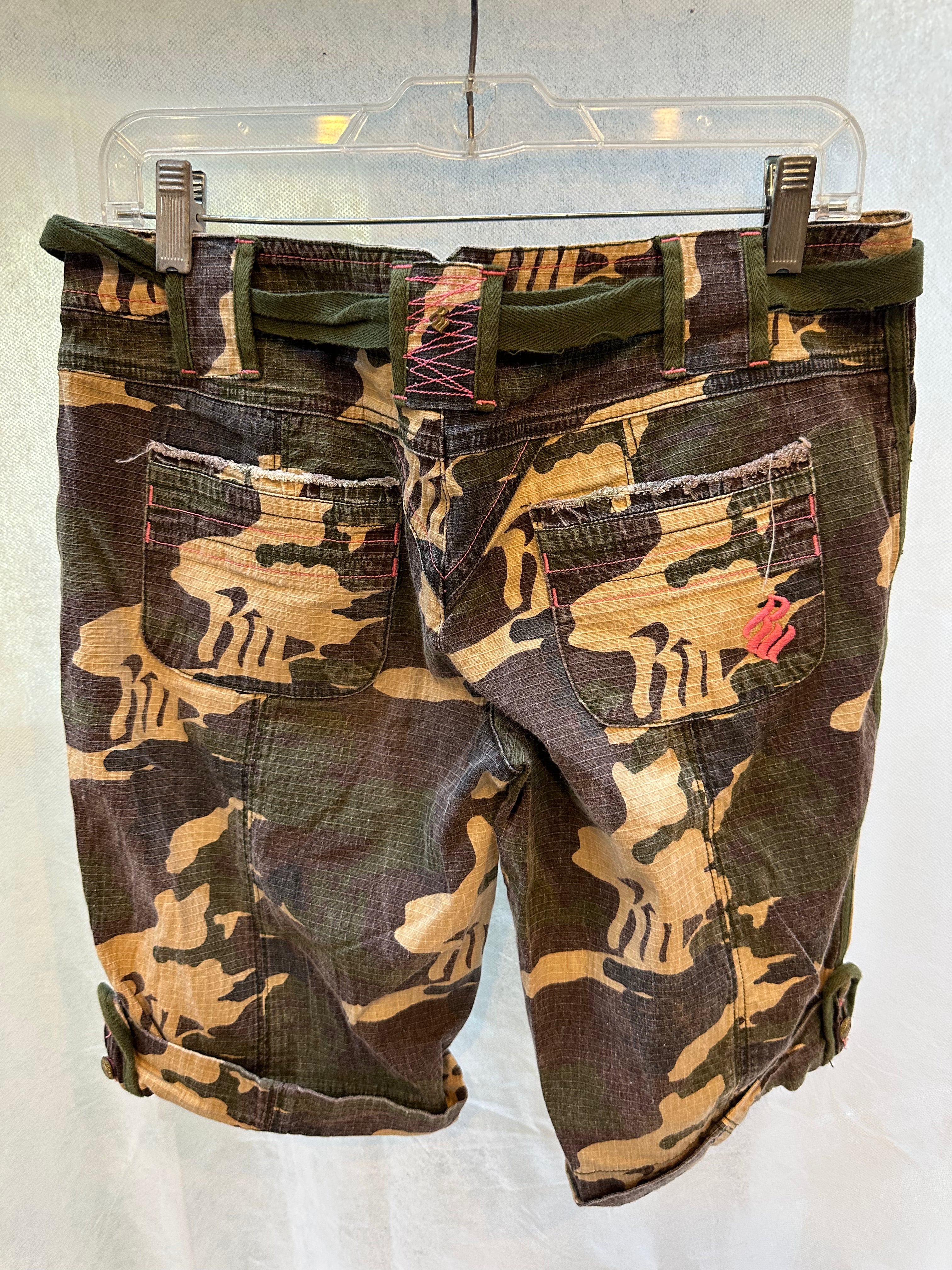 RocaWear camo shorts