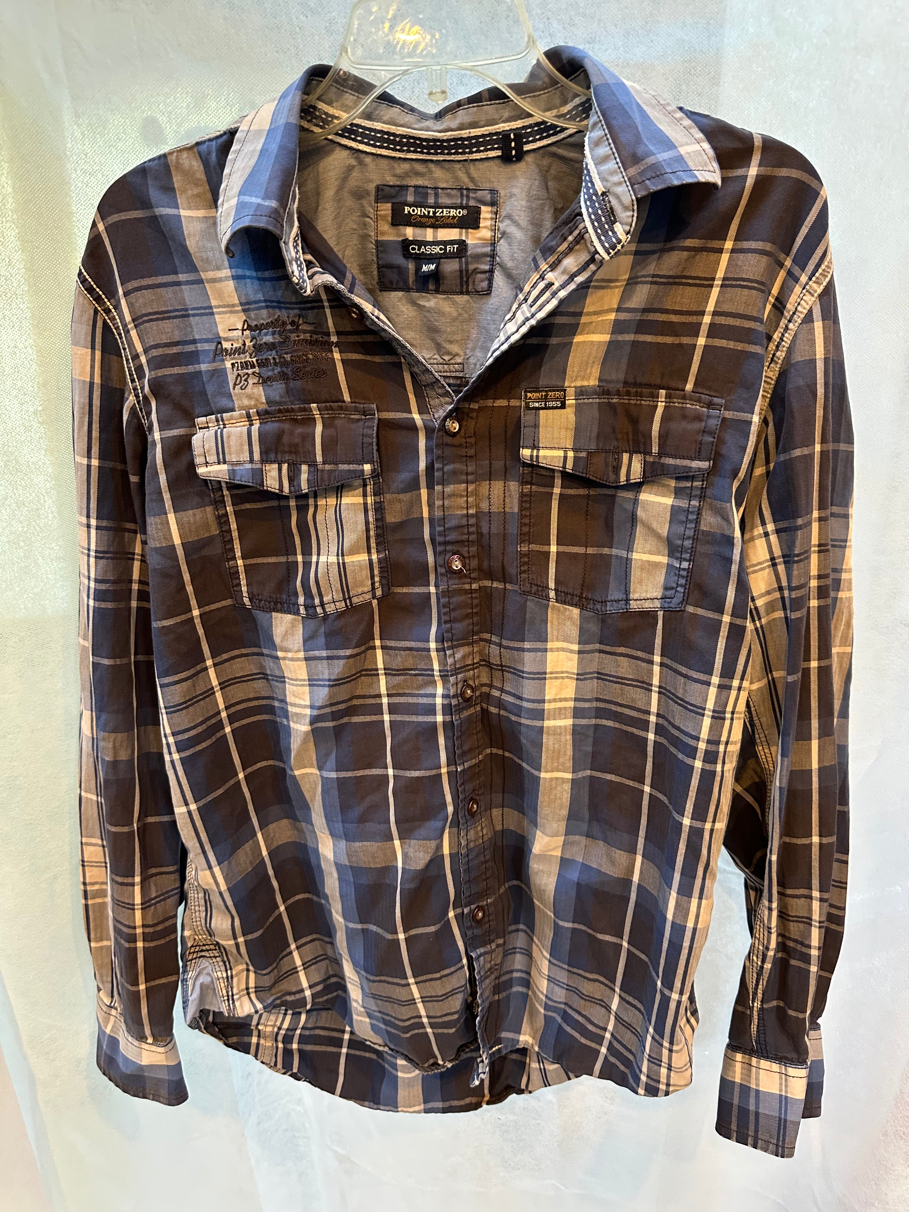 Point zero button up