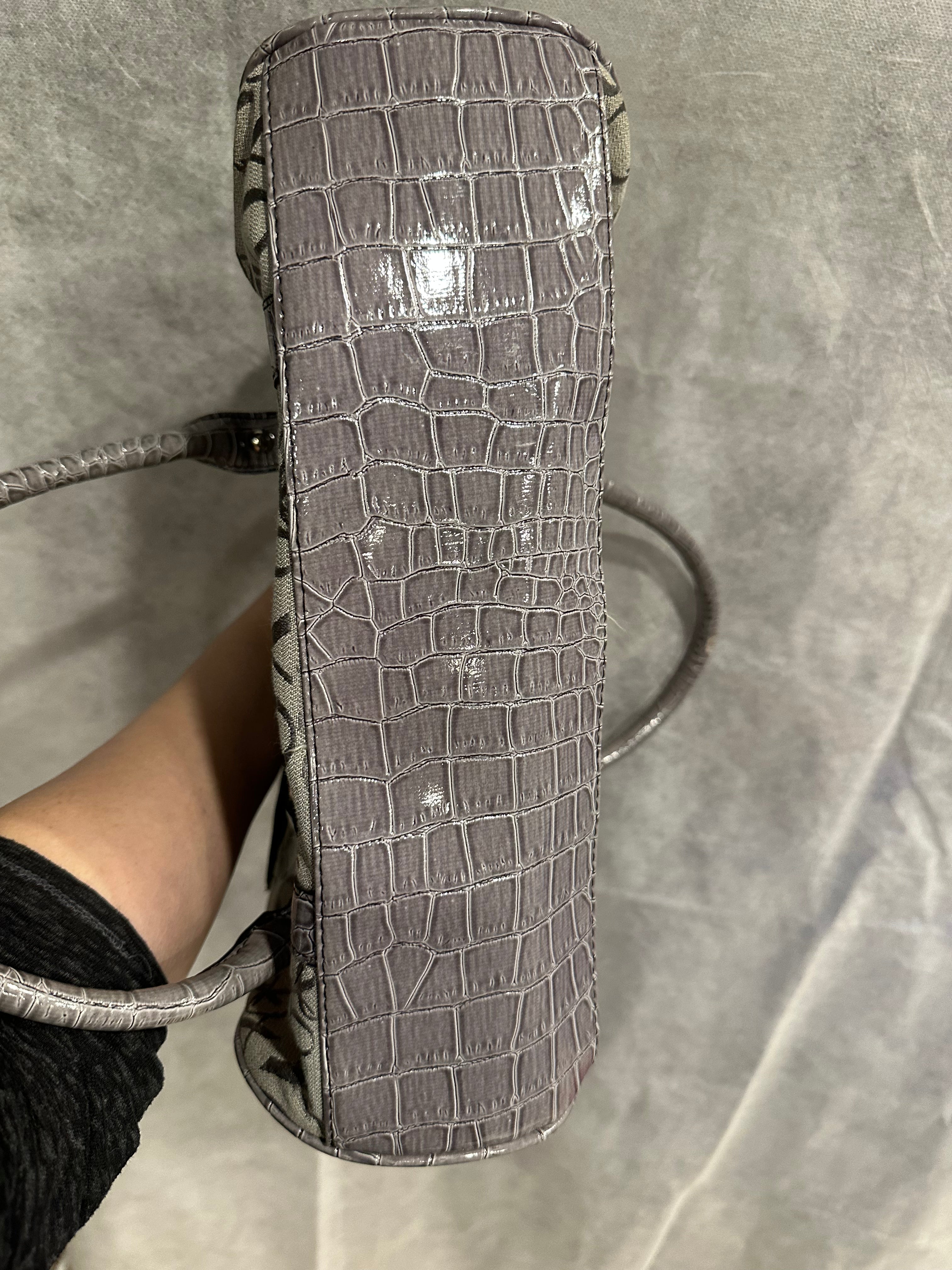 Xoxo purse