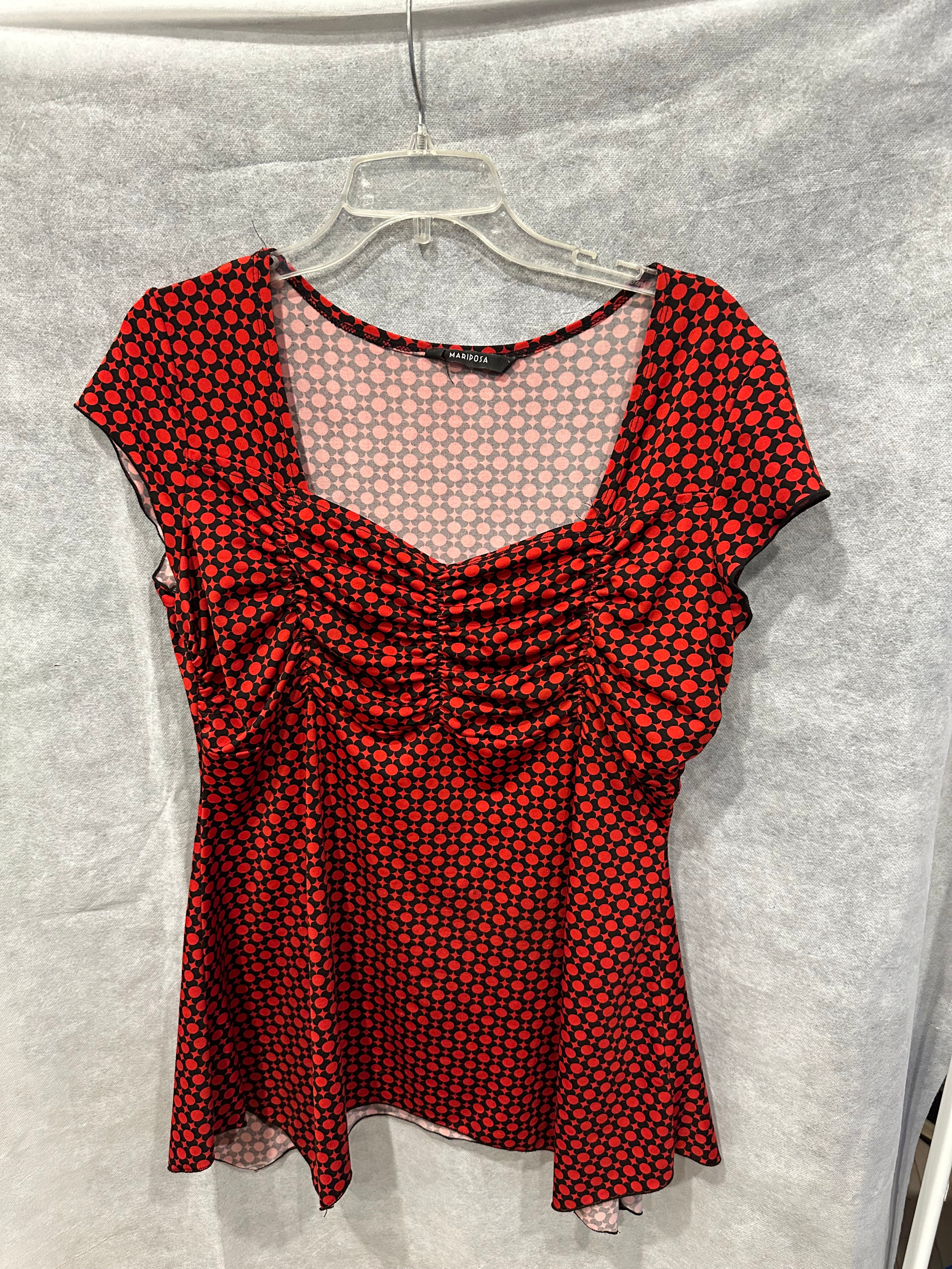 Mariposa asymmetrical top